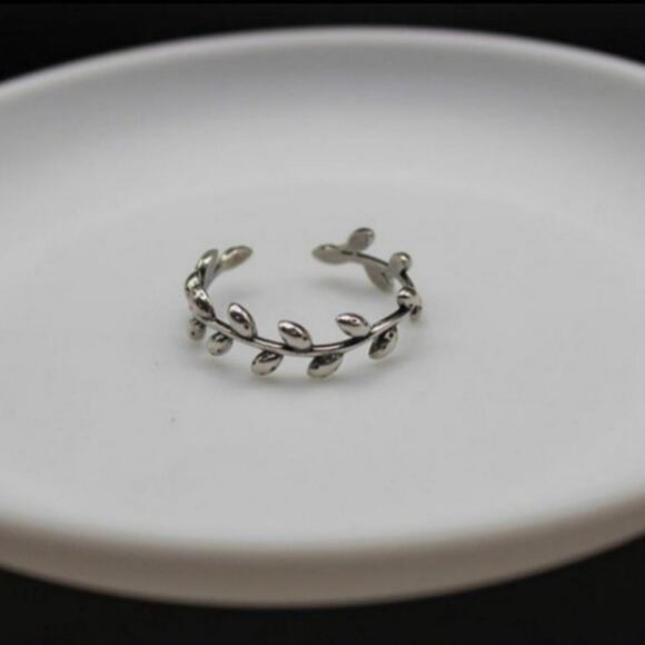 Minimalist Floral Open Leaf Ring Adjustable Rhodium Plated Sterling Silver NWT - Picture 9 of 9